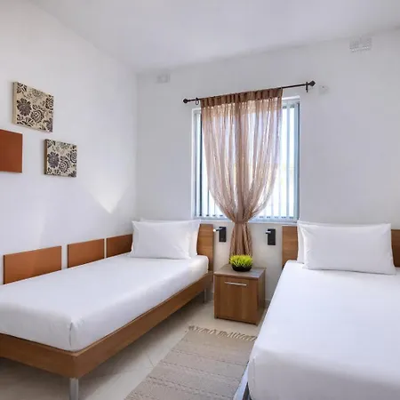 Apartamento Charming 2 Bedroom Penthouse With Sun Terrace Aazz1-1 *